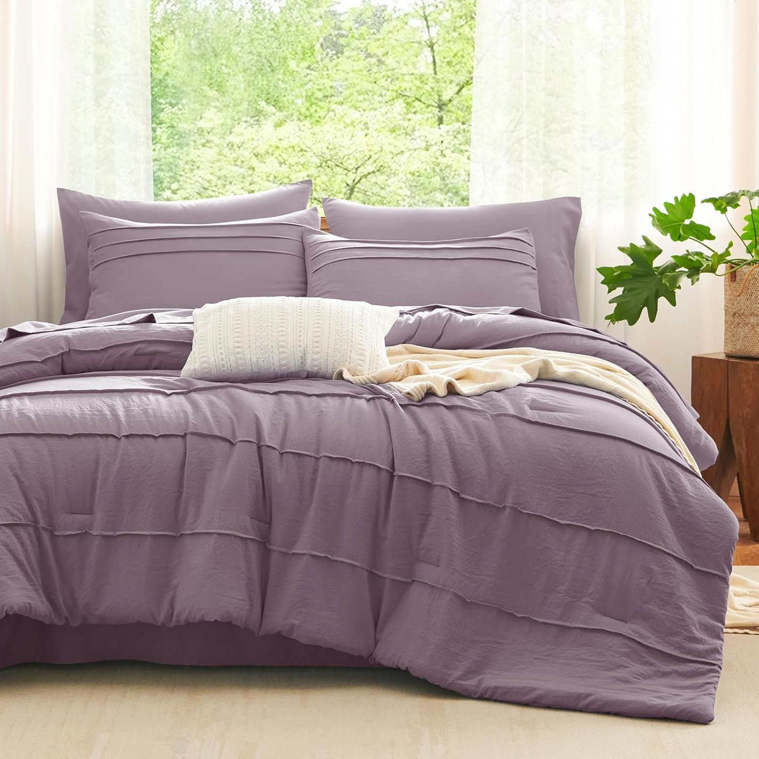 Down-Alternative Comforter Set - Queen (Tailored Stitching) Main