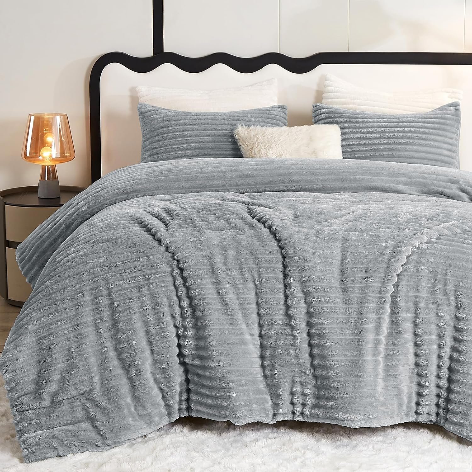 Down-Alternative Comforter Set - Queen (Tailored Stitching) Main
